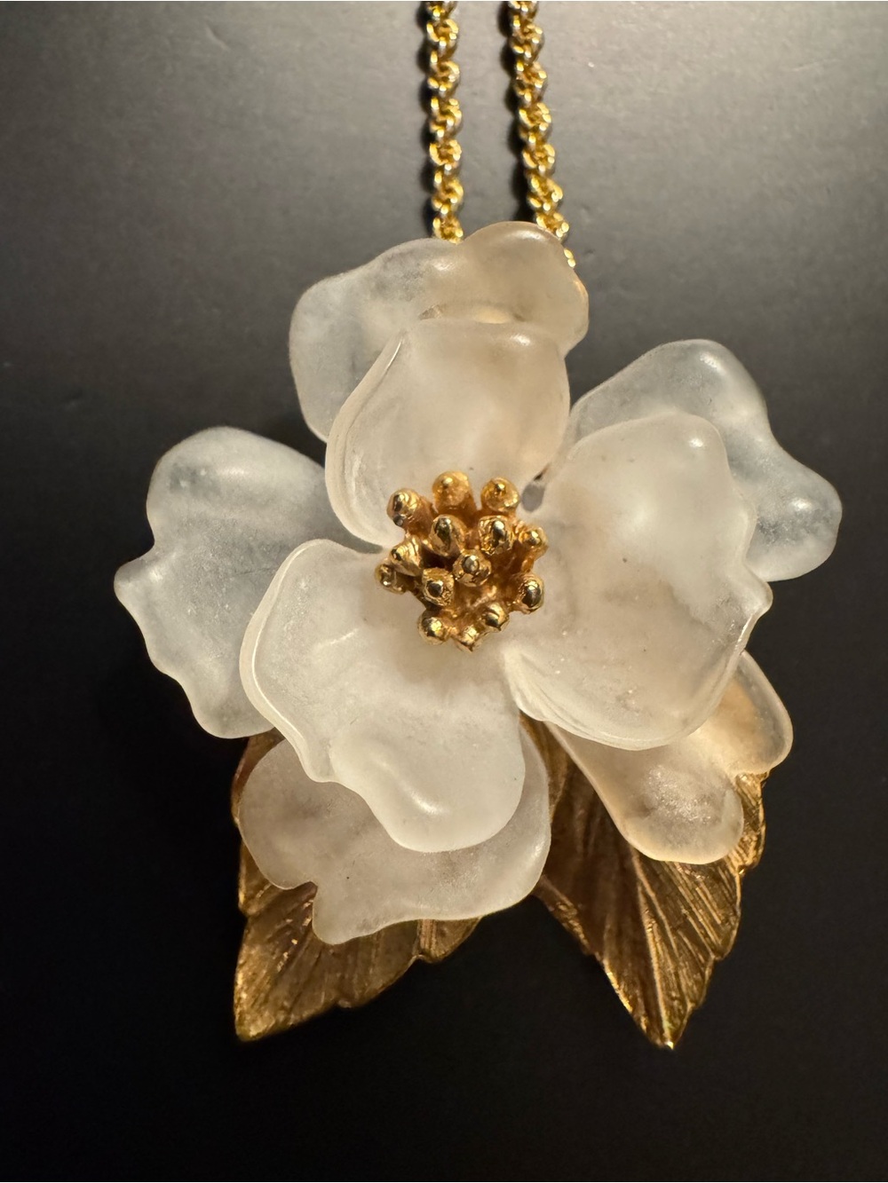 Vintage Frosted Floral Pendant Necklace - Gold Tone Rope Chain - 18”